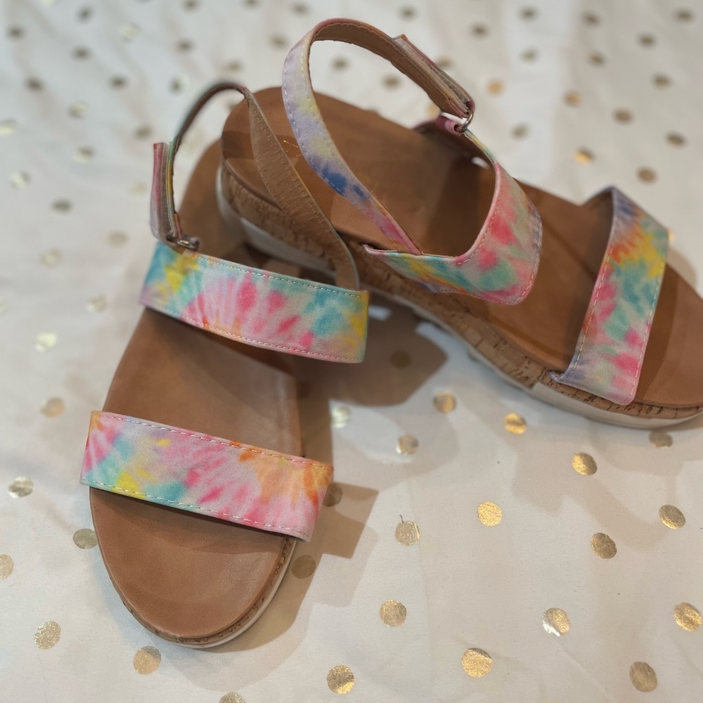 💙GUC Girls Tahari Tie-Dye Sandals Sz 5 💙